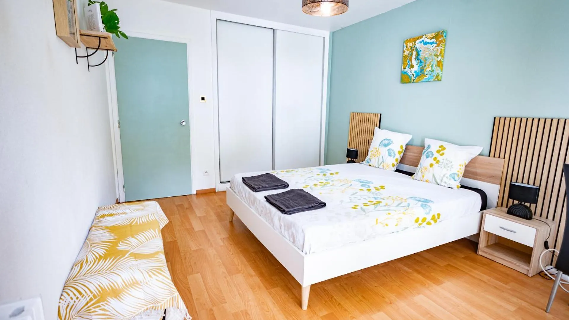 Duplex- T2 Barcelona Pop - Terrasses - Parking - Vue Canal